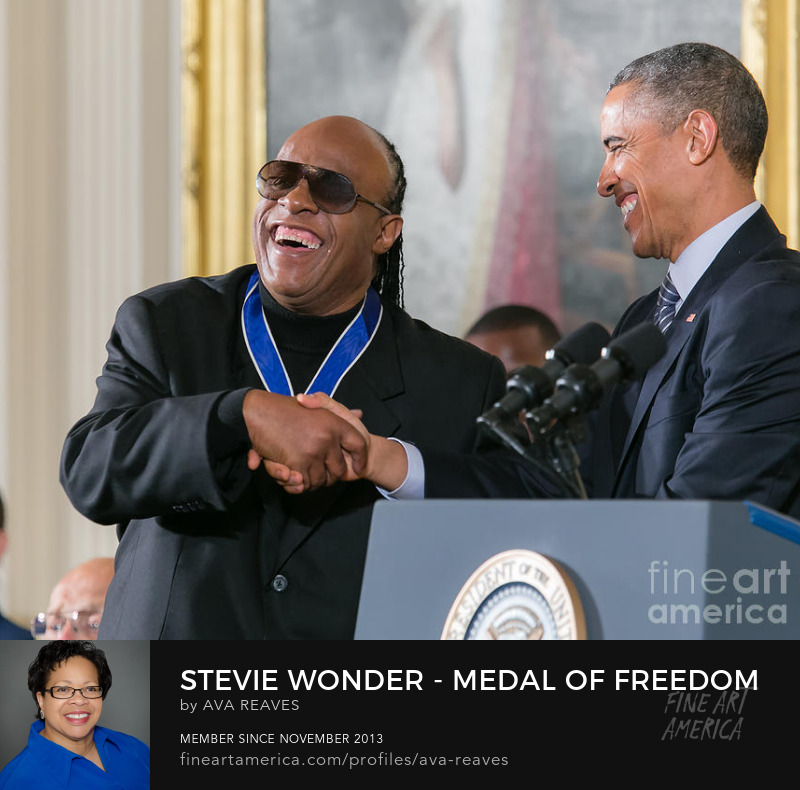 stevie wonder accepts medal of freedom from president obama