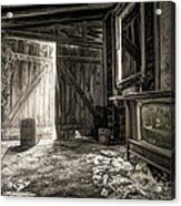 Inside Leo's Apple Barn - The Old Television In The Apple Barn Acrylic Print