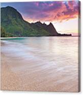 Kauai-tunnels Beach In  Hawaii At Sunset Canvas Print