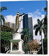 Statue Of King Kamehameha In Front Canvas Print