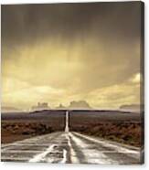 Strom In Monument Valley Canvas Print