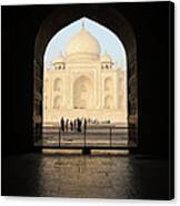 Taj Mahal In The Morning Canvas Print