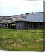 Old Barn Canvas Print