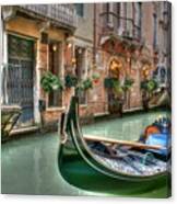 Black Gondola Canvas Print