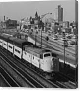 Chicago And North Western Train Nears North Avenue Yard Canvas Print