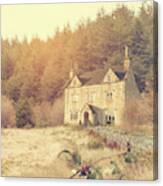 An Old Fashioned Cottage In Autumn Canvas Print