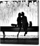 Romance By A Fountain - A New York Moment Canvas Print