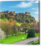 United Kingdom, Scotland, Edinburgh, Edinburgh Castle, Princes Street Gardens With Castle In The Background Canvas Print