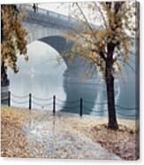 London Bridge Fog 090885-8n Canvas Print