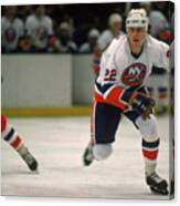 Mike Bossy On The Ice Canvas Print