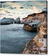 Rocky Seashore Seascape With Dramatic And Beautiful Sunset. Canvas Print