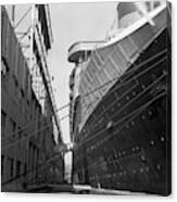 Ss Normandie Being Converted To A Troop Ship Canvas Print