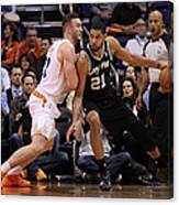 Tim Duncan And Miles Plumlee Canvas Print