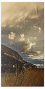 Sunset Flare At Mapleton Barn Bath Towel Sunset Flare At Mapleton Barn Bath Towel