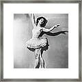 Ballerina En Pointe B&w Framed Print