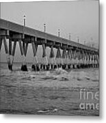 A Black And White Of Johnnie Mercers Pier At Daybreak Metal Print