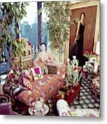 Gloria Vanderbilt In Her Living Room Metal Print