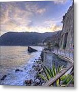 Lovers In Monterosso Metal Print