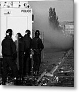 Psni Riot Officers Behind Water Canon During Rioting On Crumlin Road At Ardoyne Shops Belfast 12th J Metal Print