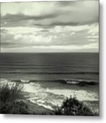 Wave Watching In Black And White - Kauai - Hawaii Metal Print
