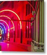West End Archway In Dallas Metal Print