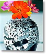 Zinnia In Vase Metal Print