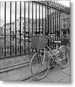 Bicycles On Magdalene Bridge Cambridge In Black And White Metal Print