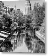 Downtown San Antonio Skyline On The River In Black And White Metal Print