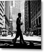 In The Middle - Chicago, United States - Black And White Street Metal Print