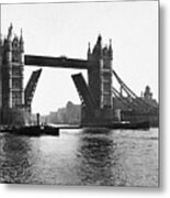 London: Tower Bridge Metal Print