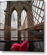 Rainy Day On The Brooklyn Bridge Brooklyn New York Tulip Petals Metal Print