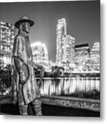 Srv Statue And Austin Skyline In Black And White Metal Print