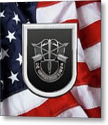 U. S.  Army 5th Special Forces Group - 5  S F G  Beret Flash Over American Flag Metal Print
