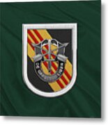 U. S.  Army 5th Special Forces Group Vietnam - 5 S F G  Beret Flash Over Green Beret Felt Metal Print