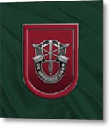 U. S.  Army 7th Special Forces Group - 7 S F G  Beret Flash Over Green Beret Felt Metal Print