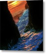 Water Though Keyhole Arch At Pfeiffer Beach Metal Print