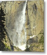 Yosemite Falls Metal Print