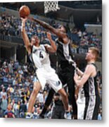 San Antonio Spurs V Memphis Grizzlies - #5 Metal Print