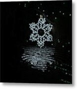 A Ripple Of Christmas Cheer Metal Print