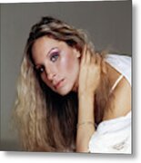 Barbra Streisand In Purple Eyeshadow Metal Print