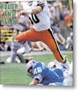 Cleveland Browns Tom Cousineau... Sports Illustrated Cover Metal Print