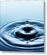 Close-up - Falling Drop Of Water Metal Print