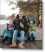 Father And His Kids Eating Hot Dogs At The Beach Together In Winter Metal Print