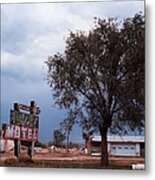 Ideal Motel Abandoned In New Mexico Metal Print
