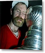 Lanny Mcdonald Hugs The Stanley Cup Metal Print