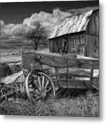 Old Broken Down Wooden Farm Wagon With Barn In Black And White Metal Print