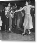 Teenagers Dancing To Rock N Roll Metal Print