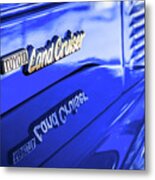 1977 Toyota Land Cruiser Fj40 Emblem-blue Metal Print
