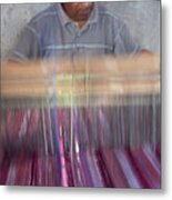 An Ecuadorian Weaver At The Artelar Ferinango Studio Metal Print