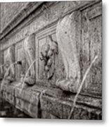 Fountain In Perspective Metal Print